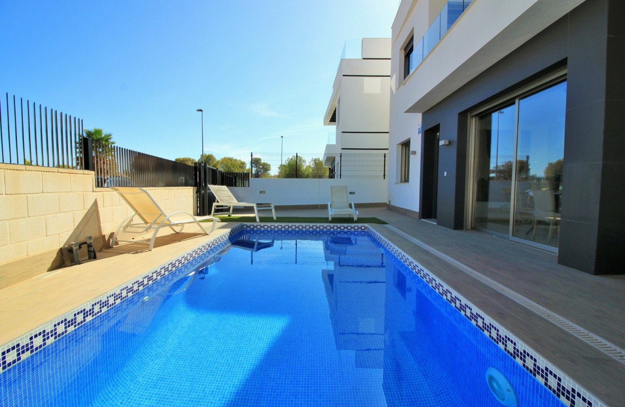 Resale - Villa - Villamartin