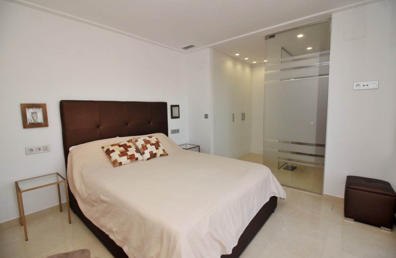 Resale - Villa - Villamartin