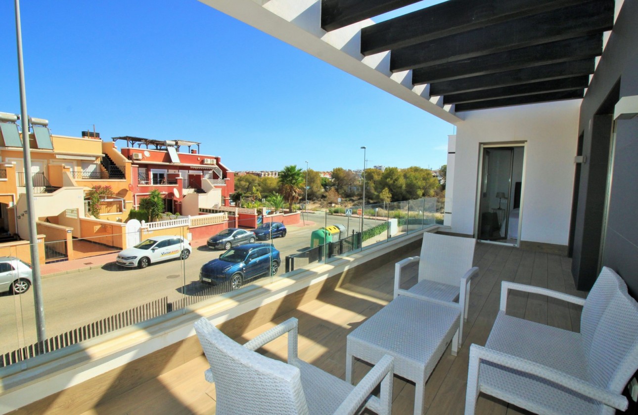 Resale - Villa - Villamartin