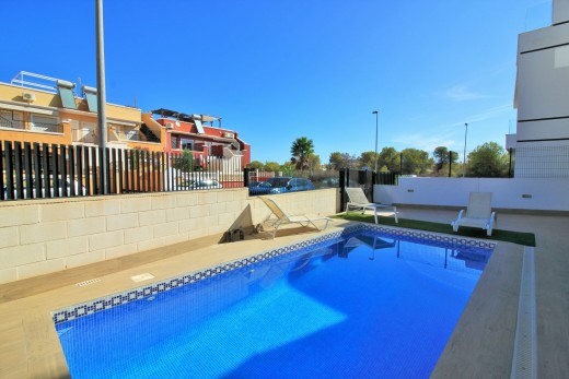 Resale - Villa - Villamartin