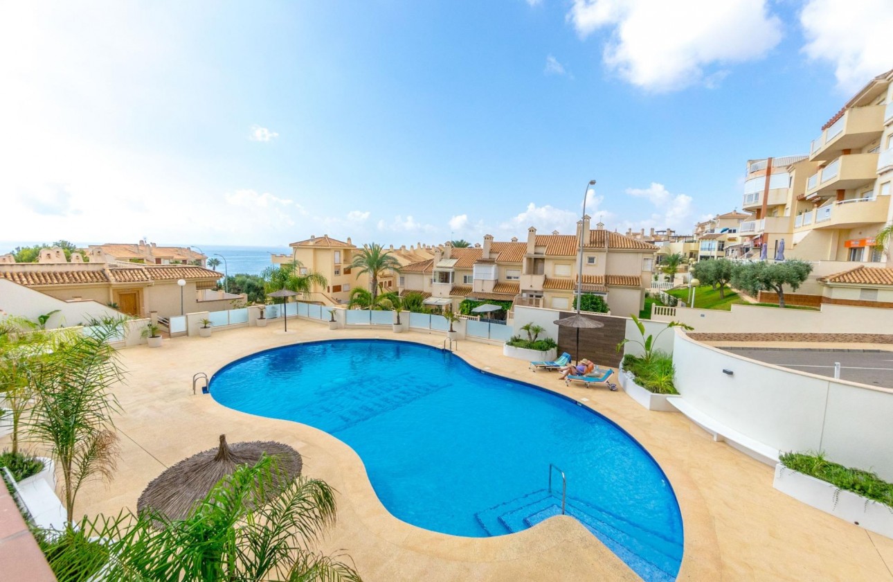 Resale - Apartment - Orihuela Costa - Campoamor