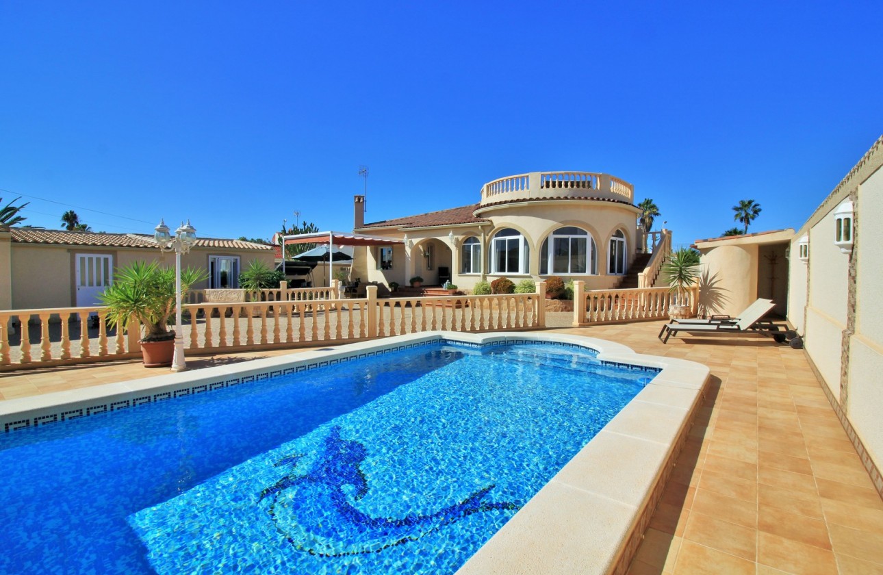 Resale - Villa - Torrevieja - La Siesta