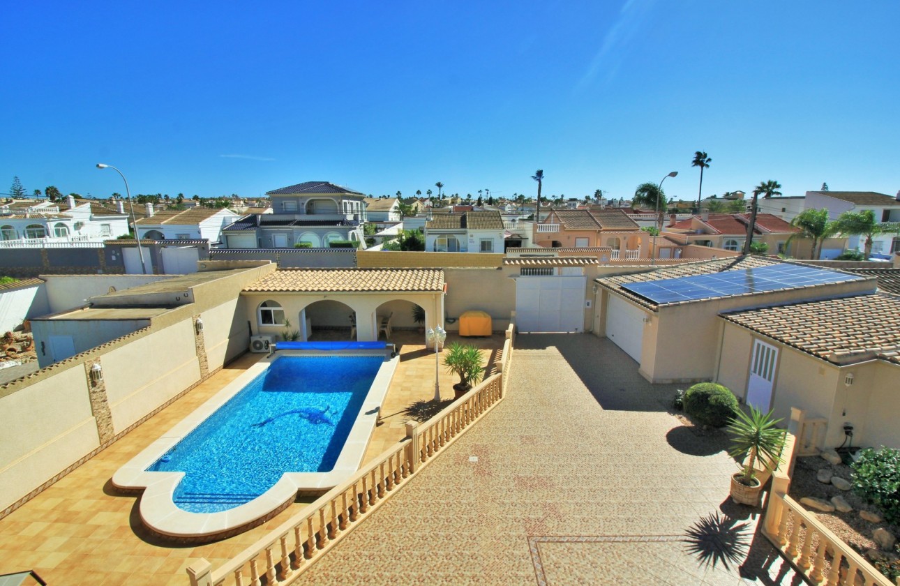 Resale - Villa - Torrevieja - La Siesta