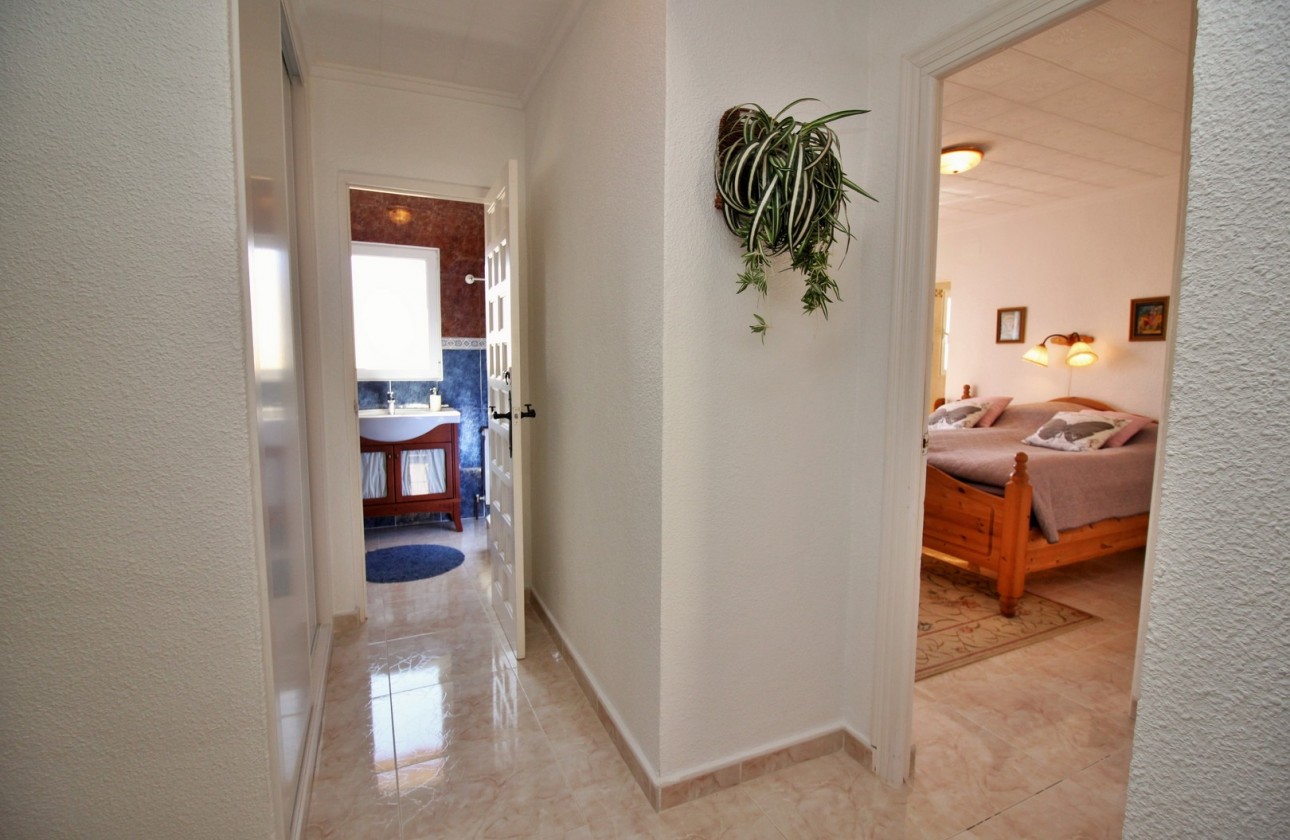 Resale - Villa - Torrevieja - La Siesta