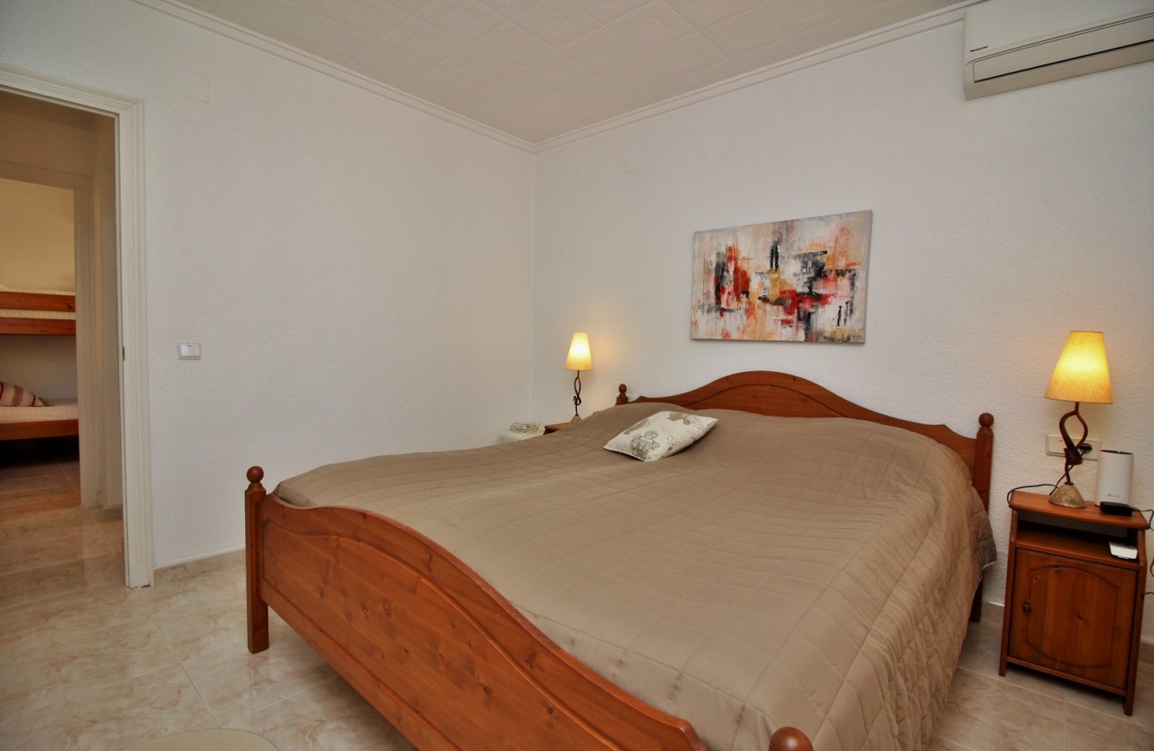 Resale - Villa - Torrevieja - La Siesta