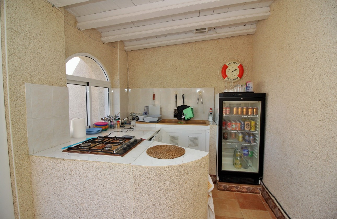 Resale - Villa - Torrevieja - La Siesta