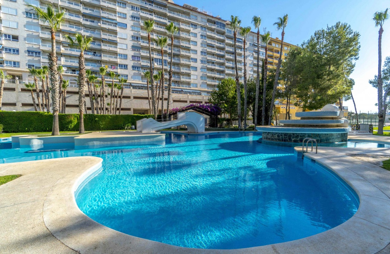 Resale - Apartment - Orihuela Costa - Campoamor