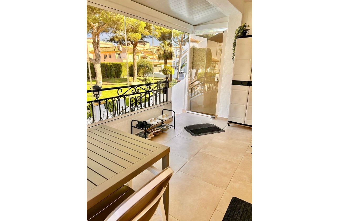 Resale - Apartment - Villamartin