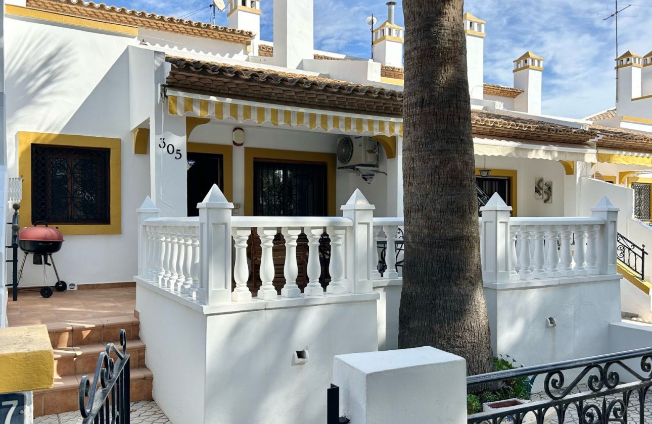 Resale - Villa - Villamartin