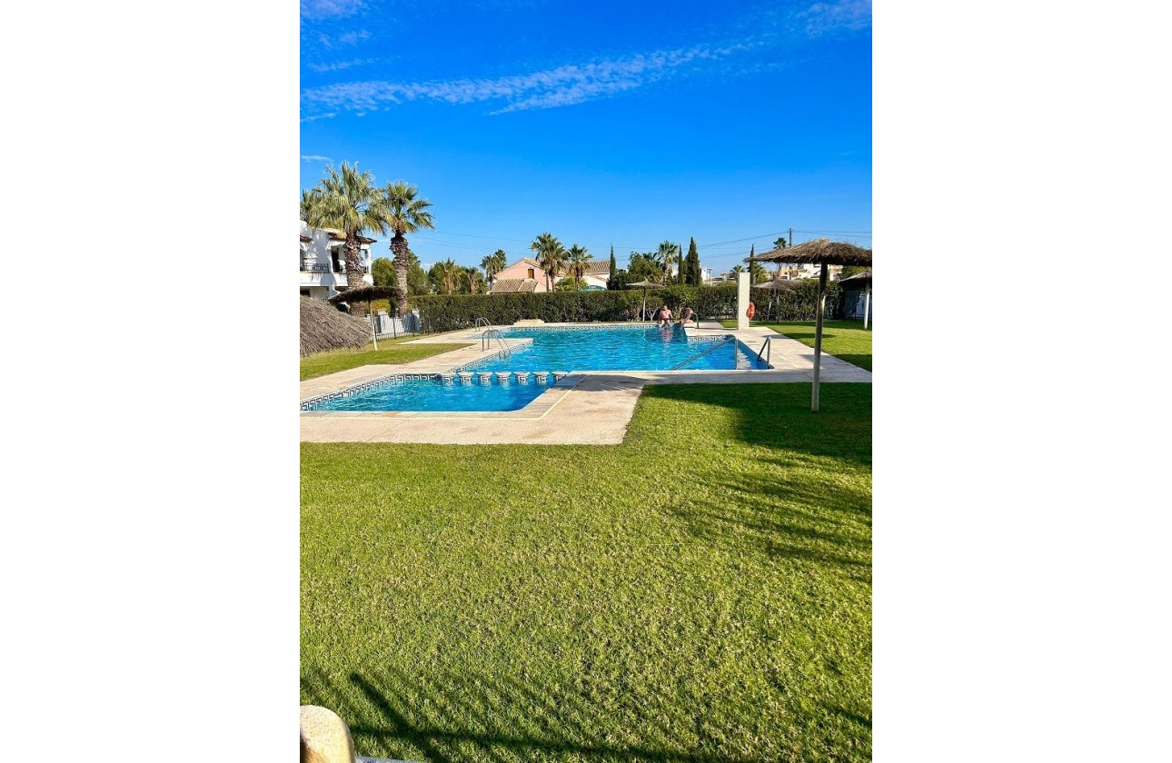 Resale - Villa - Villamartin