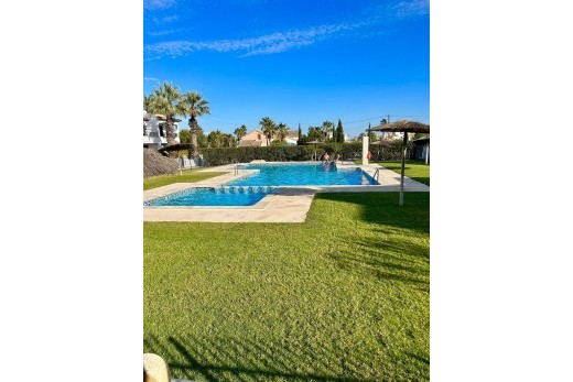 Resale - Villa - Villamartin