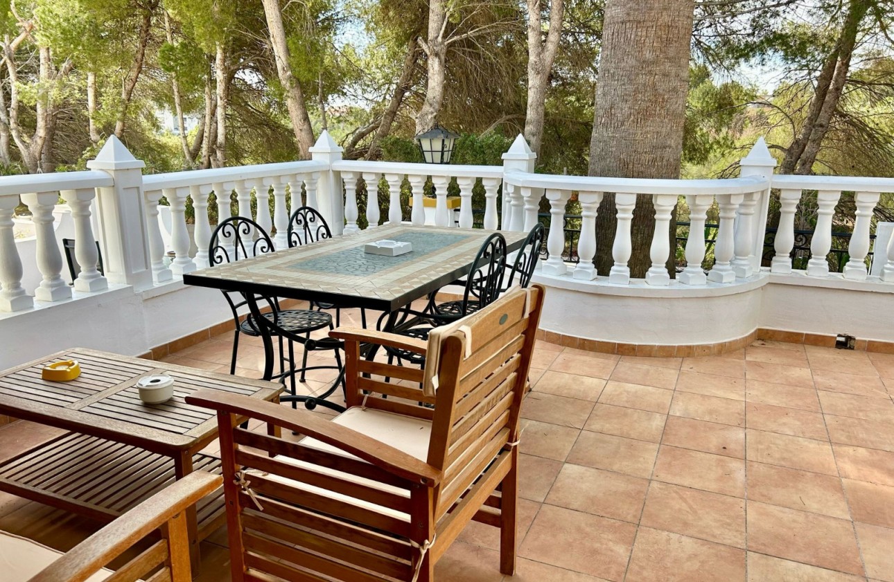 Resale - Villa - Villamartin