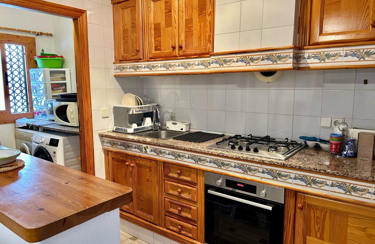 Resale - Villa - Villamartin