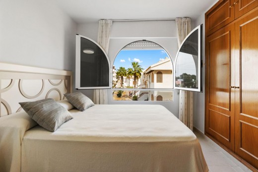 Resale - Apartment - Orihuela Costa - Campoamor