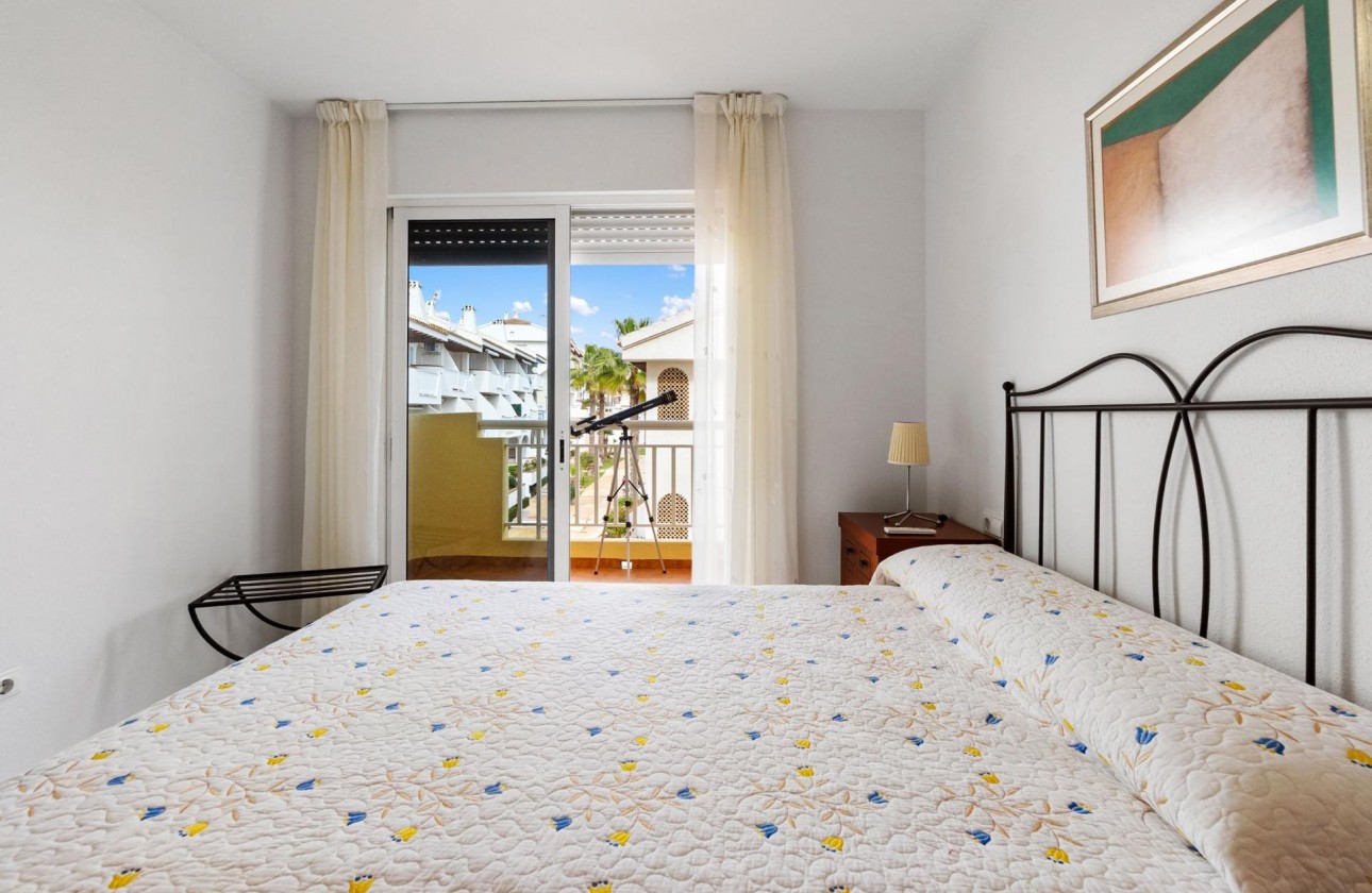 Resale - Apartment - Orihuela Costa - Campoamor