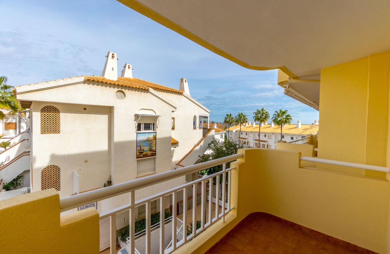 Resale - Apartment - Orihuela Costa - Campoamor