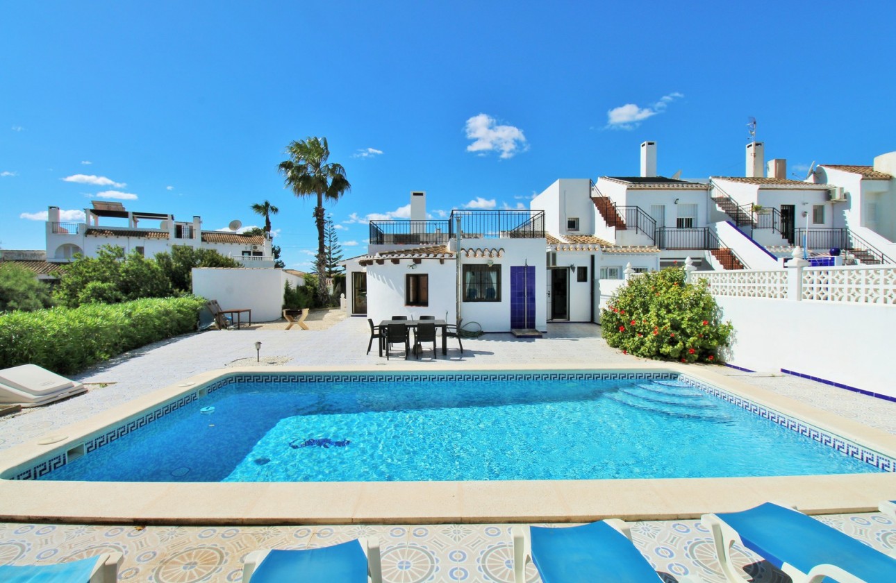 Resale - Villa - Villamartin