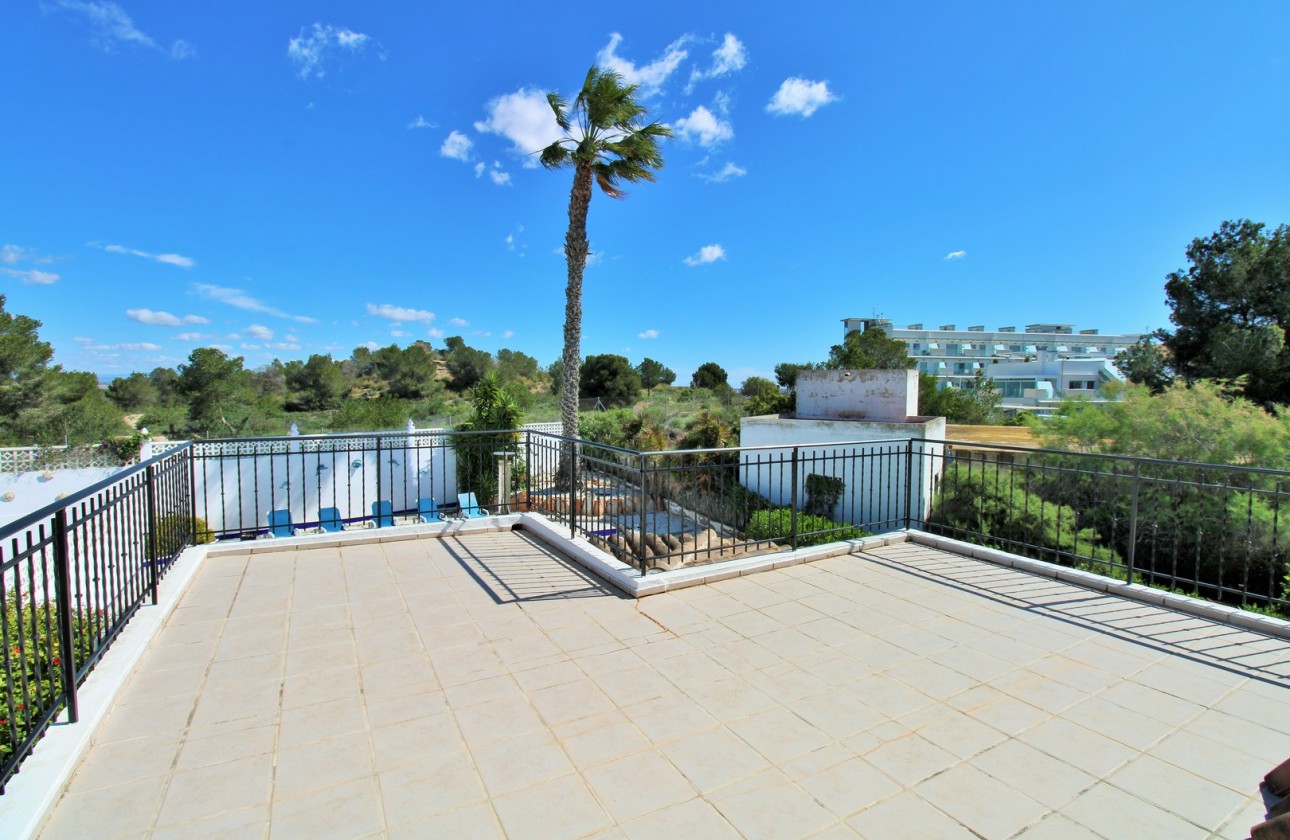 Resale - Villa - Villamartin
