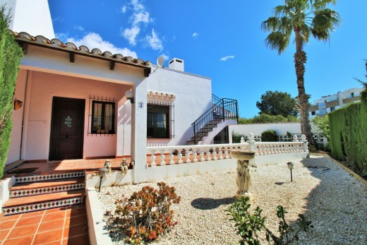Resale - Villa - Villamartin