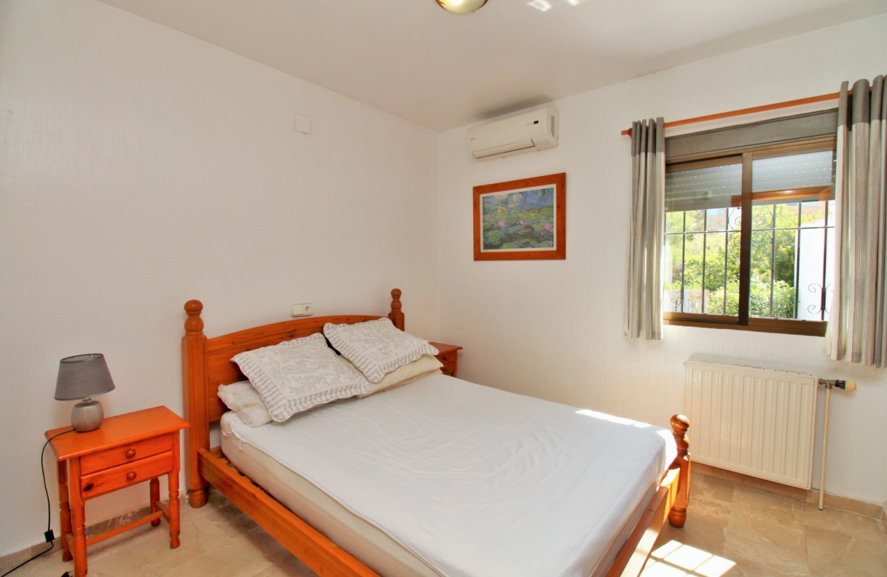 Resale - Villa - Villamartin