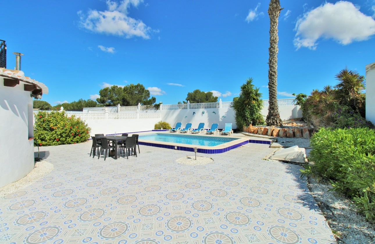 Resale - Villa - Villamartin
