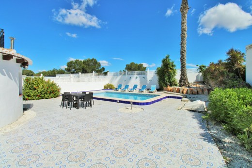 Resale - Villa - Villamartin