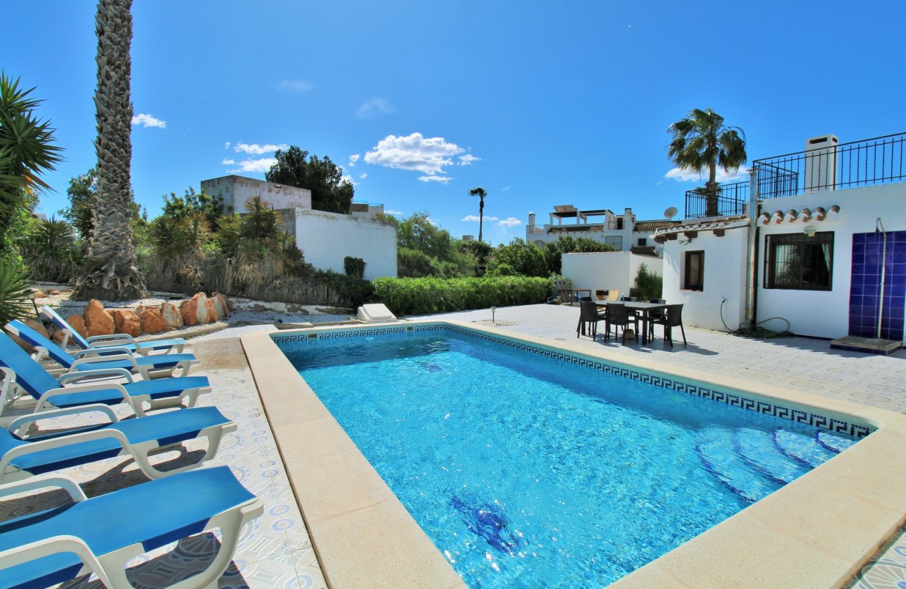 Resale - Villa - Villamartin