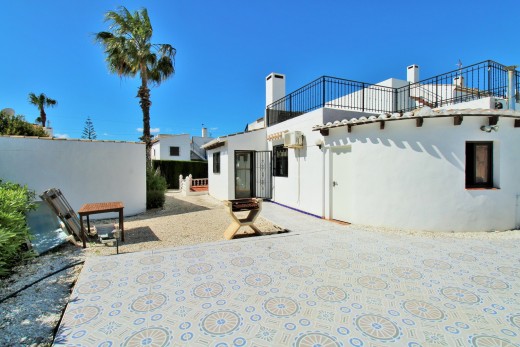 Resale - Villa - Villamartin