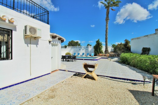 Resale - Villa - Villamartin