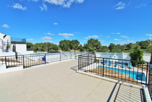 Resale - Villa - Villamartin