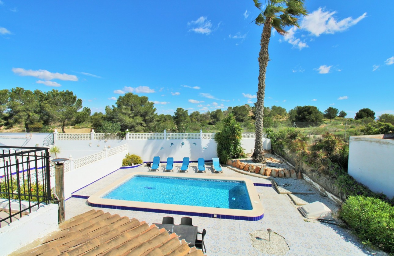 Resale - Villa - Villamartin