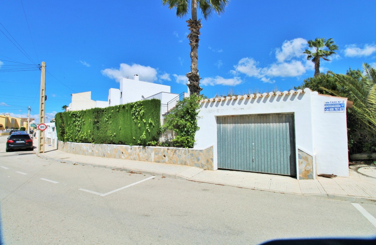 Resale - Villa - Villamartin