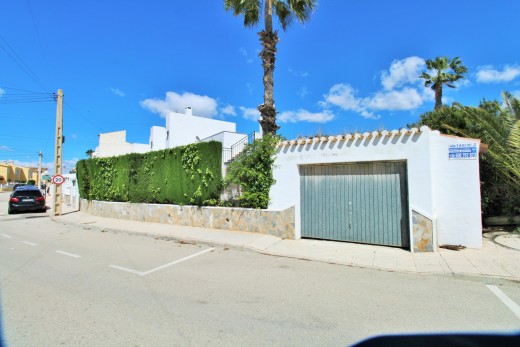 Resale - Villa - Villamartin