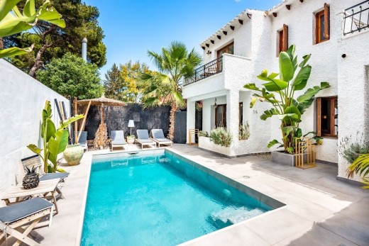 Resale - semi-detached-villa - Punta Prima