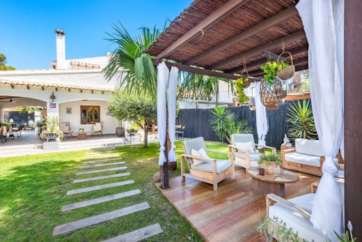 Resale - semi-detached-villa - Punta Prima