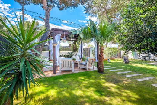 Resale - semi-detached-villa - Punta Prima