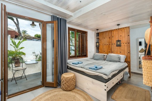 Resale - semi-detached-villa - Punta Prima