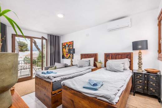 Resale - semi-detached-villa - Punta Prima