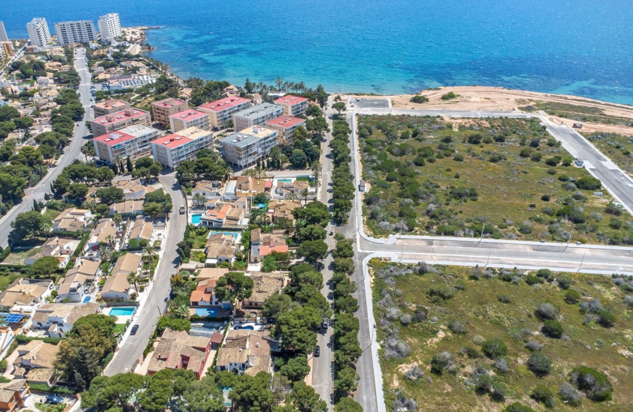 Resale - semi-detached-villa - Punta Prima