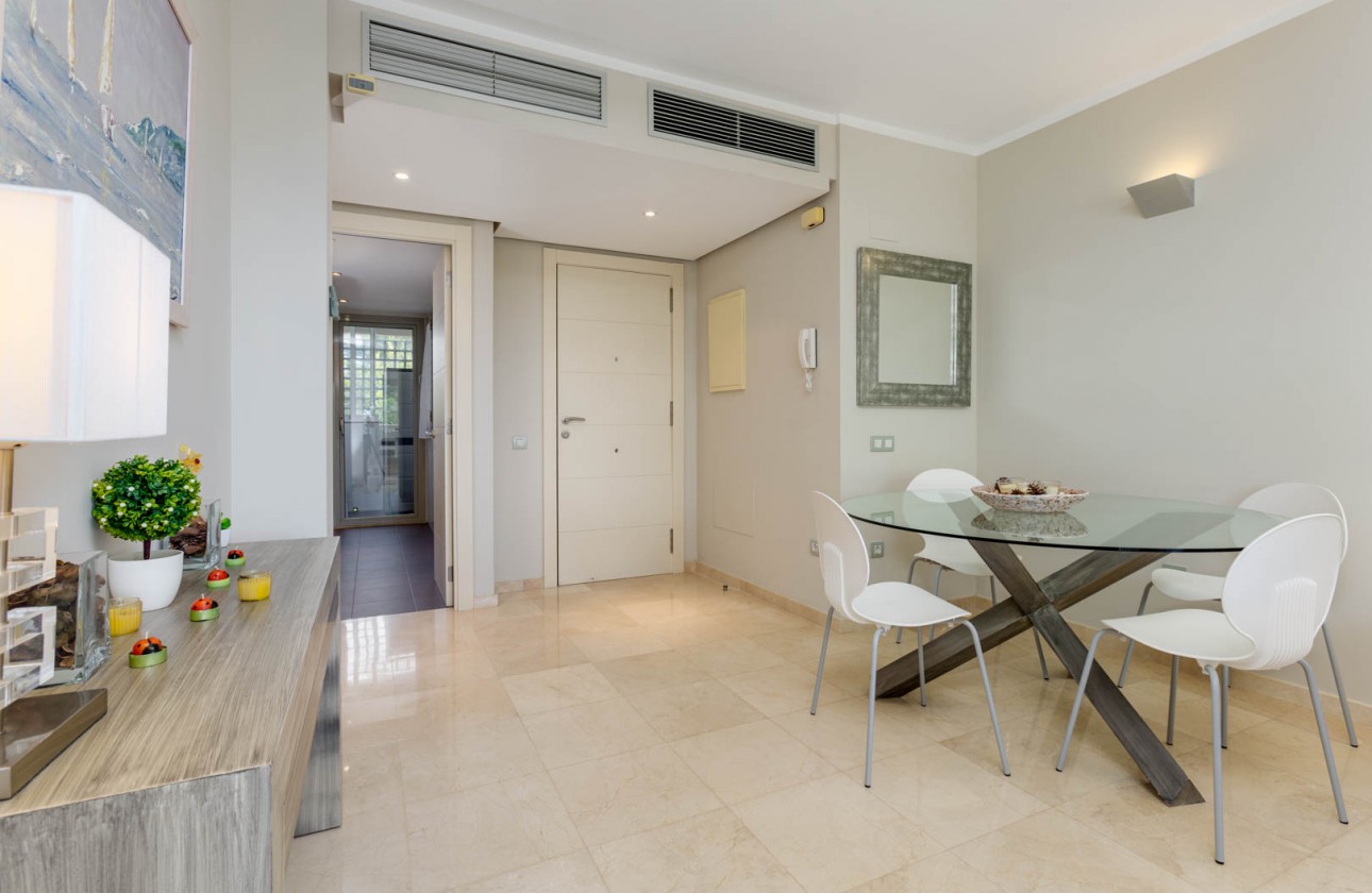 Resale - Apartment / Flat - Las Colinas