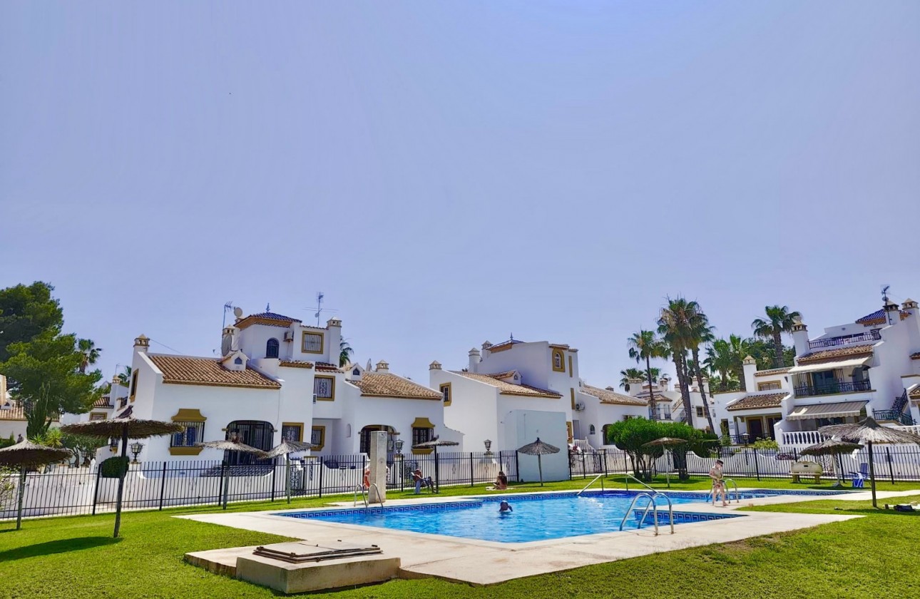 Resale - Apartment - Villamartin