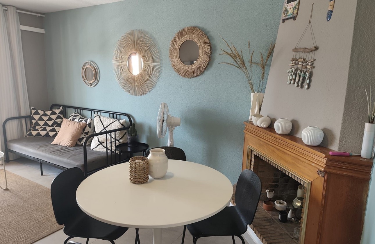 Resale - Apartment - Villamartin