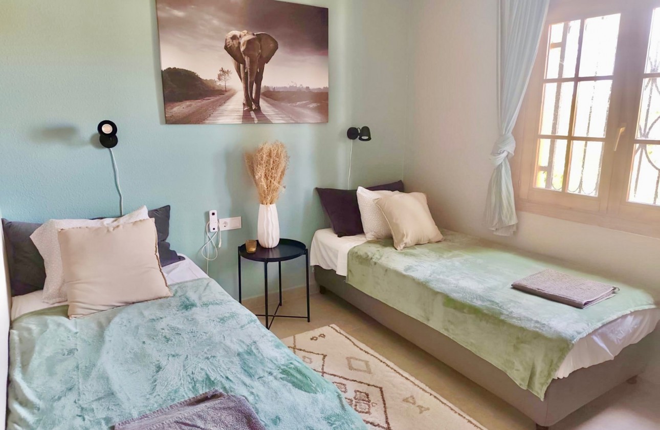 Resale - Apartment - Villamartin