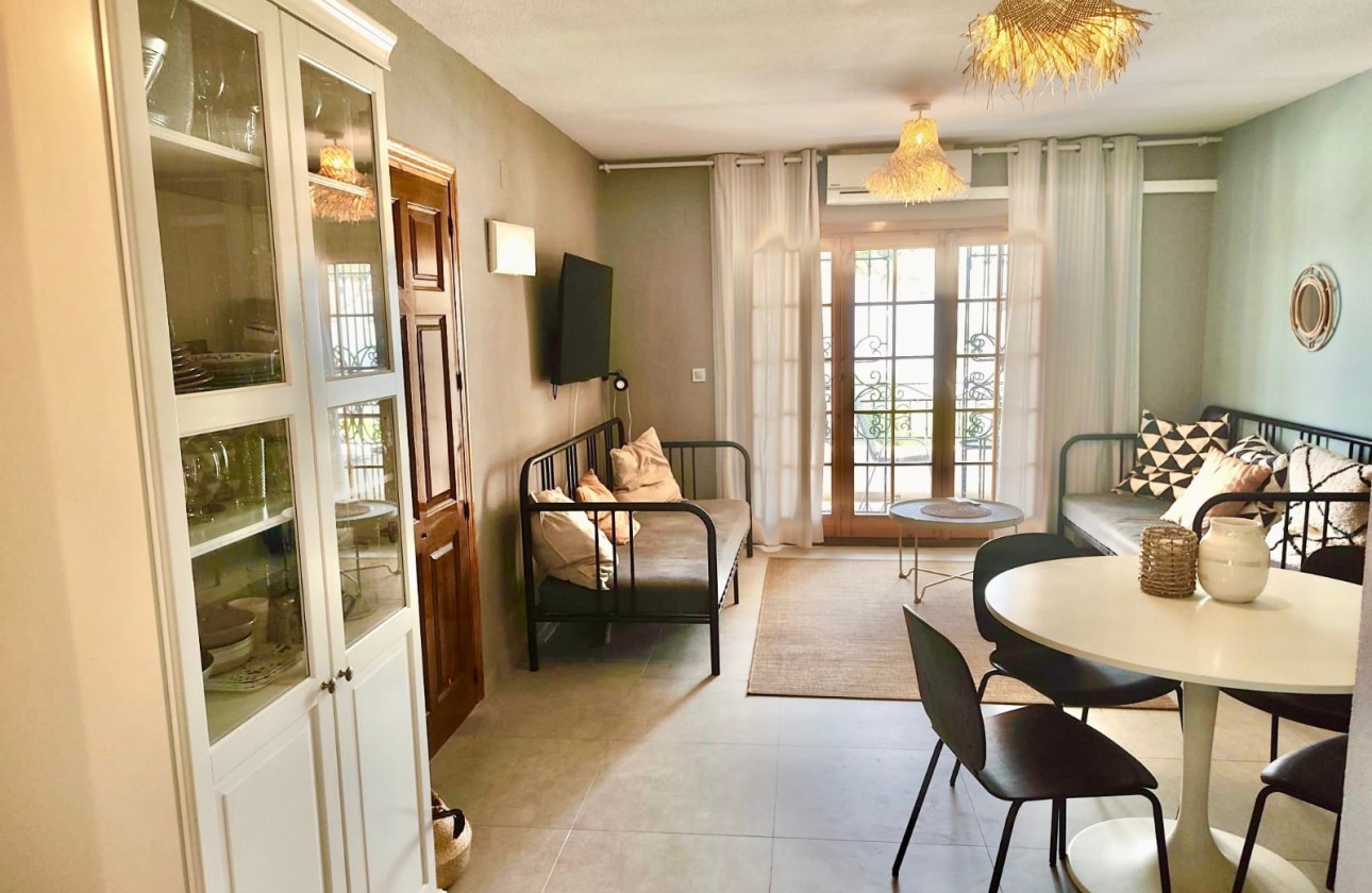 Resale - Apartment - Villamartin