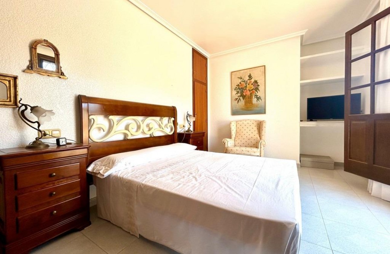 Reventa - Chalet - Orihuela Costa - La Zenia