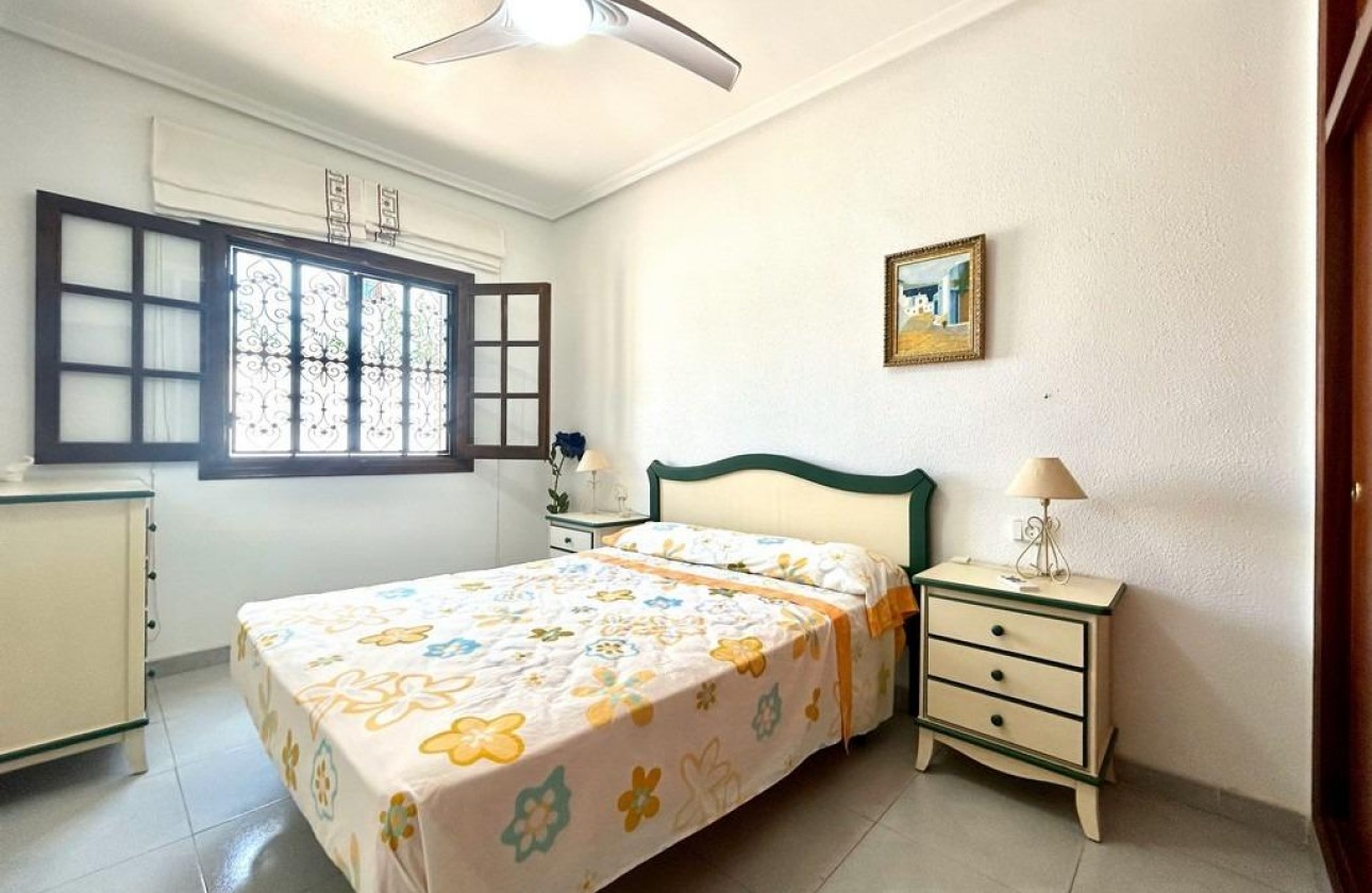 Reventa - Chalet - Orihuela Costa - La Zenia