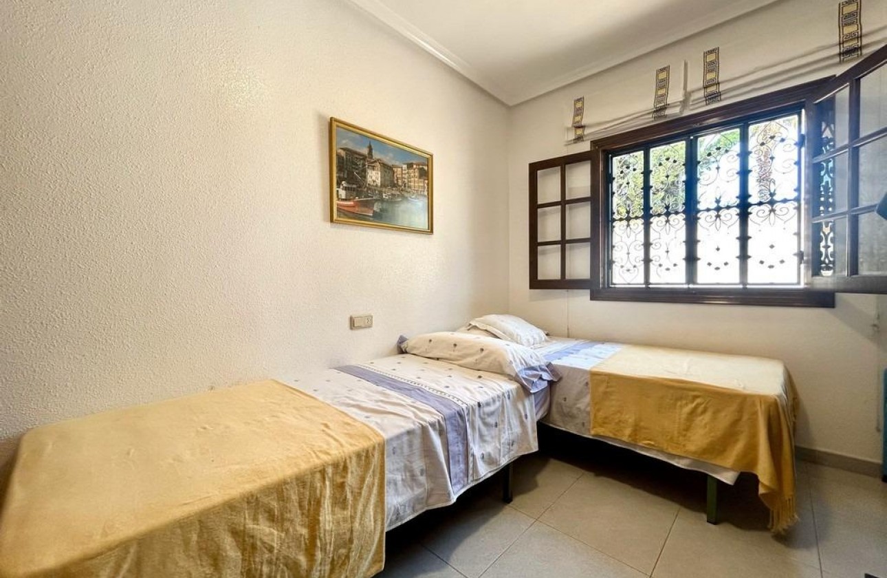 Reventa - Chalet - Orihuela Costa - La Zenia