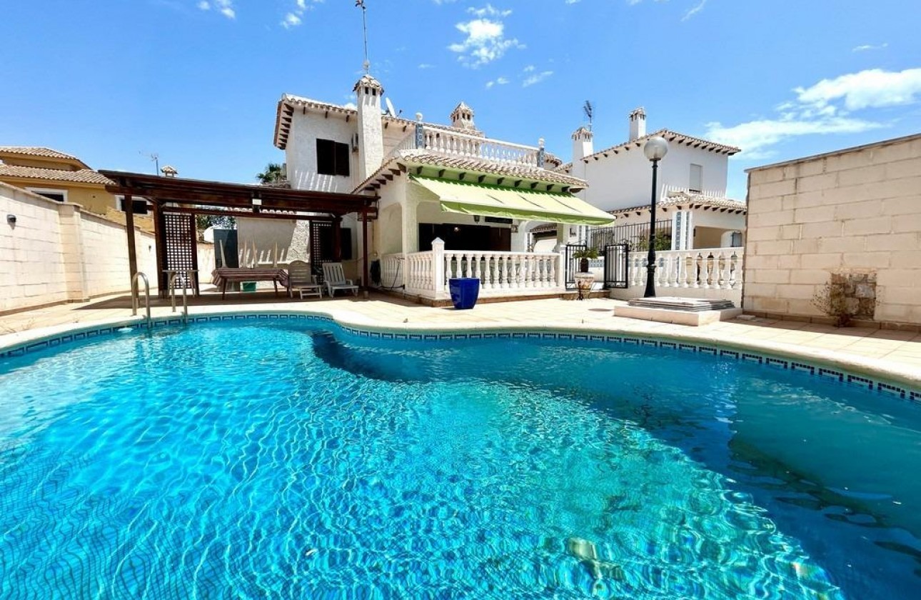 Reventa - Chalet - Orihuela Costa - La Zenia