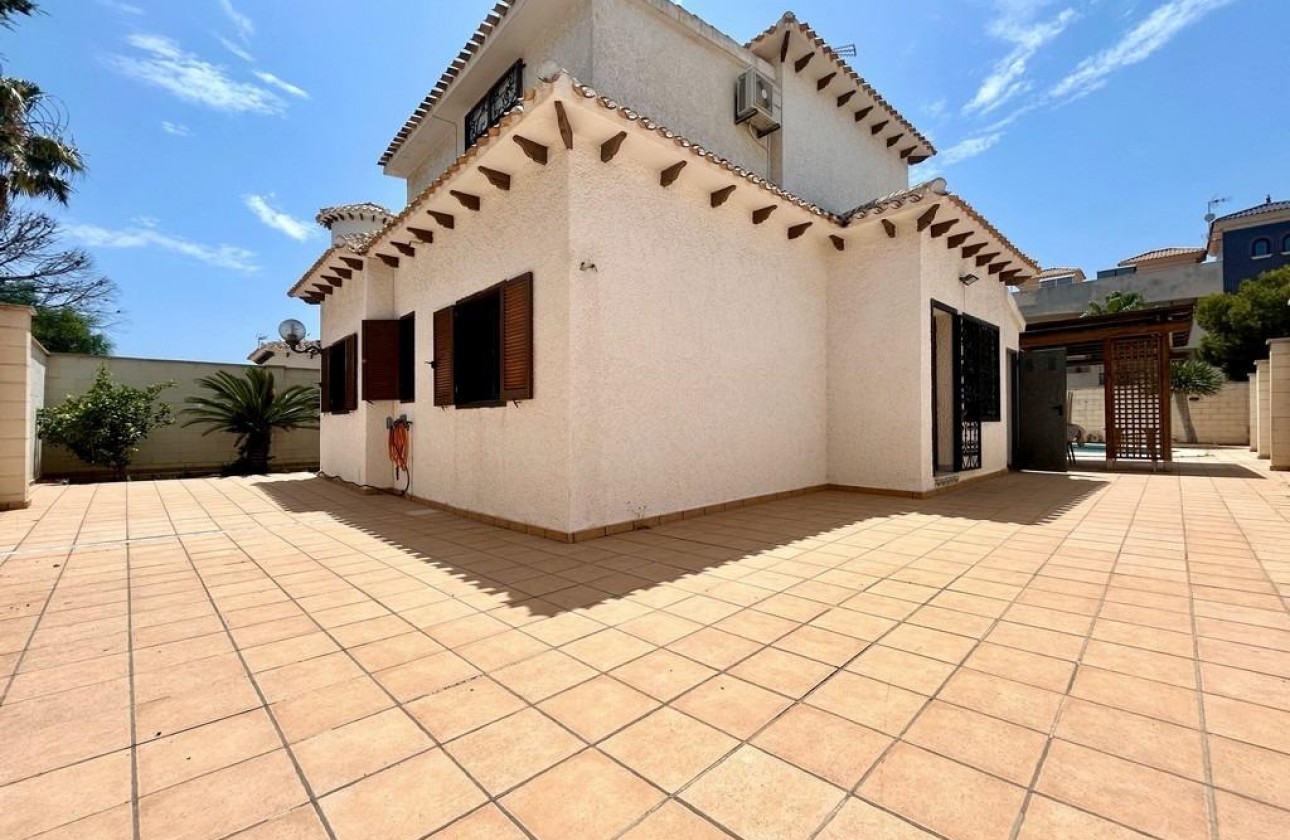 Reventa - Chalet - Orihuela Costa - La Zenia