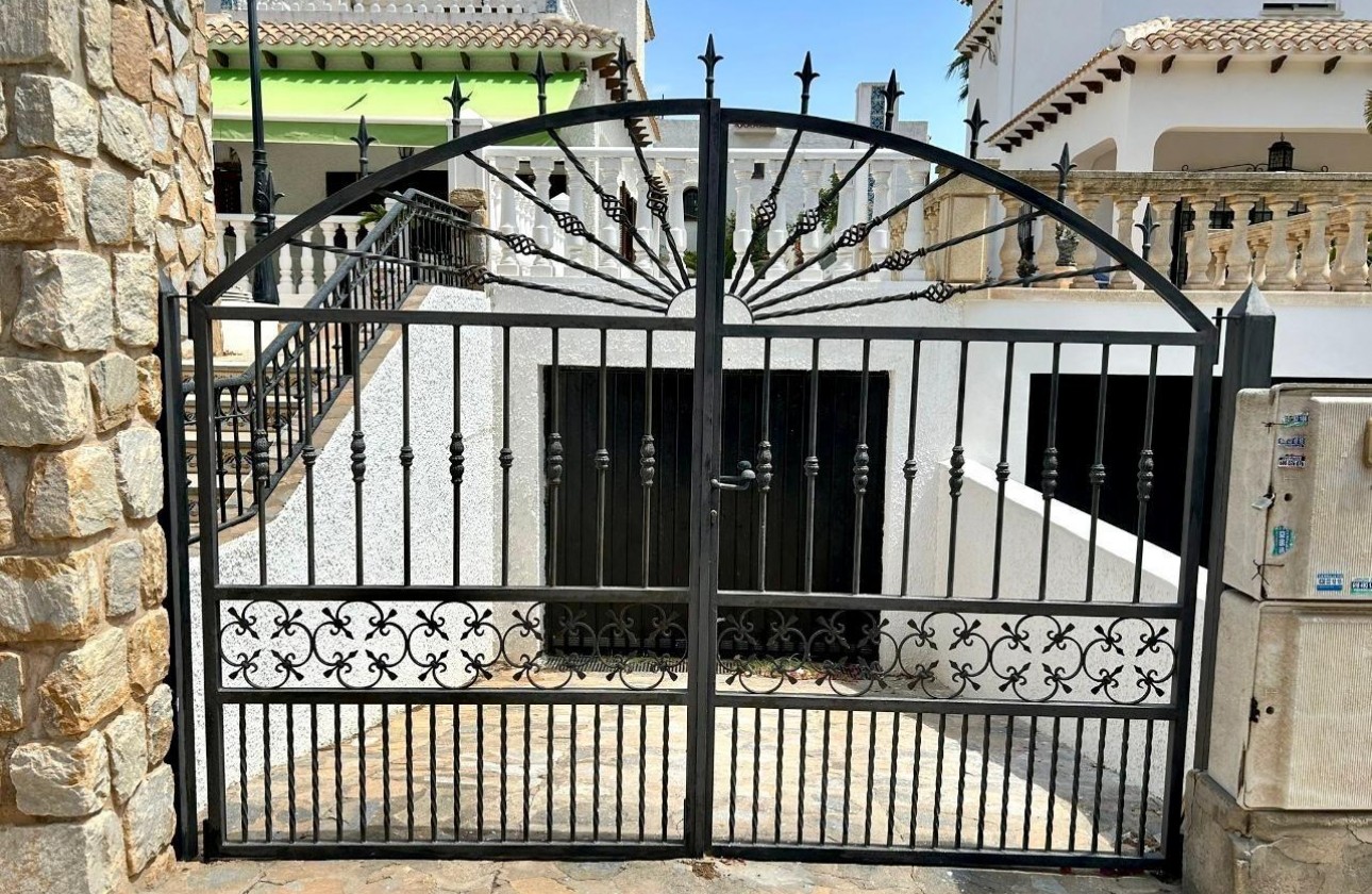 Reventa - Chalet - Orihuela Costa - La Zenia